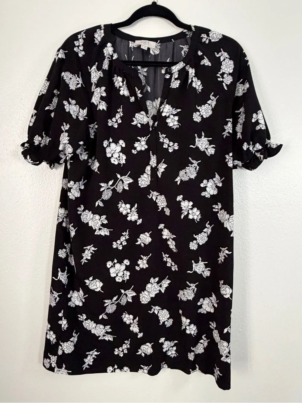 Loft Outlet Dress Petite Black Floral Shift Dress Size Medium Petite Career